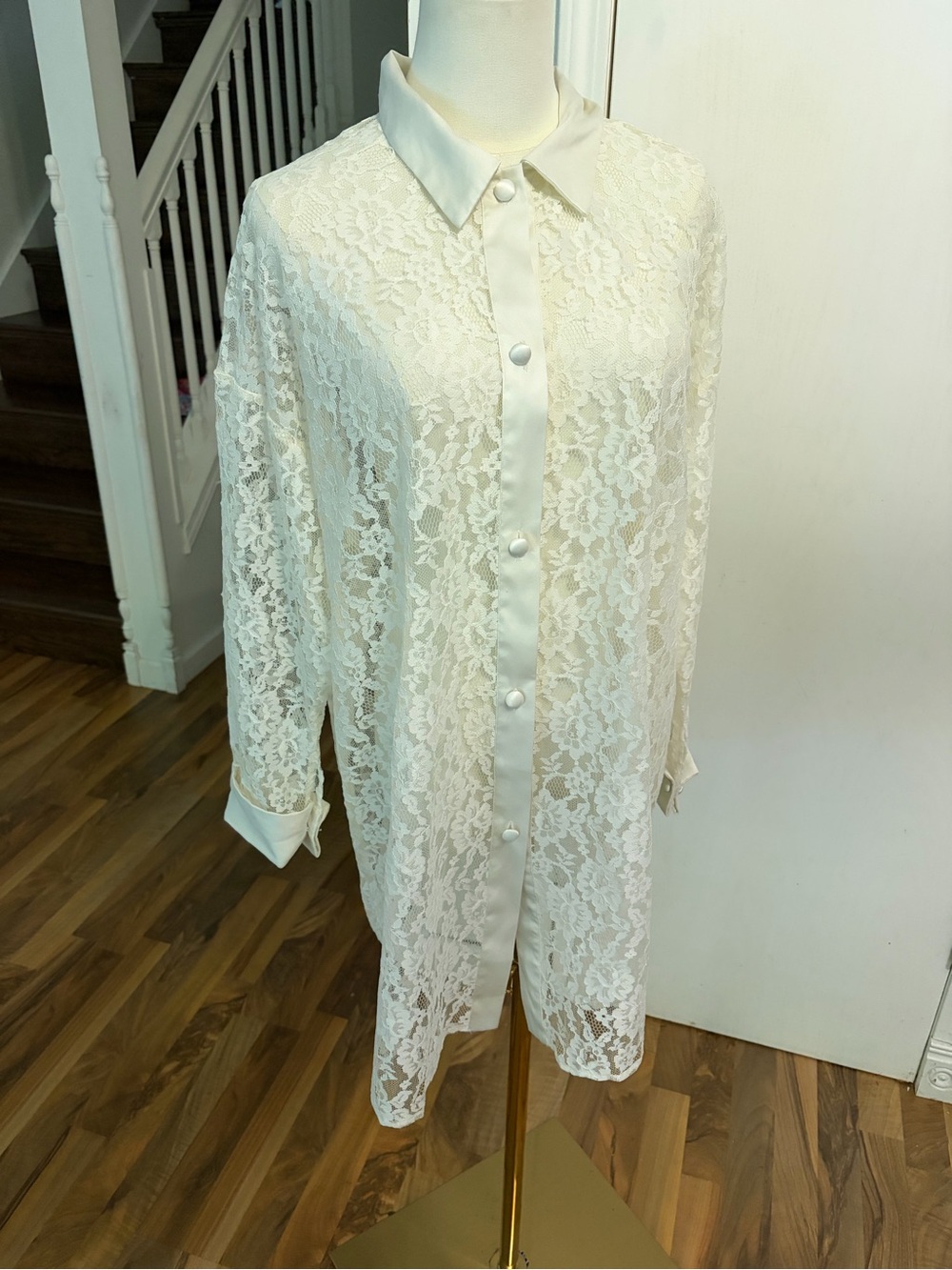 Victoria's Secret Ivory Lace Button-Down Shirt / Tunic / Shirt dress, Small